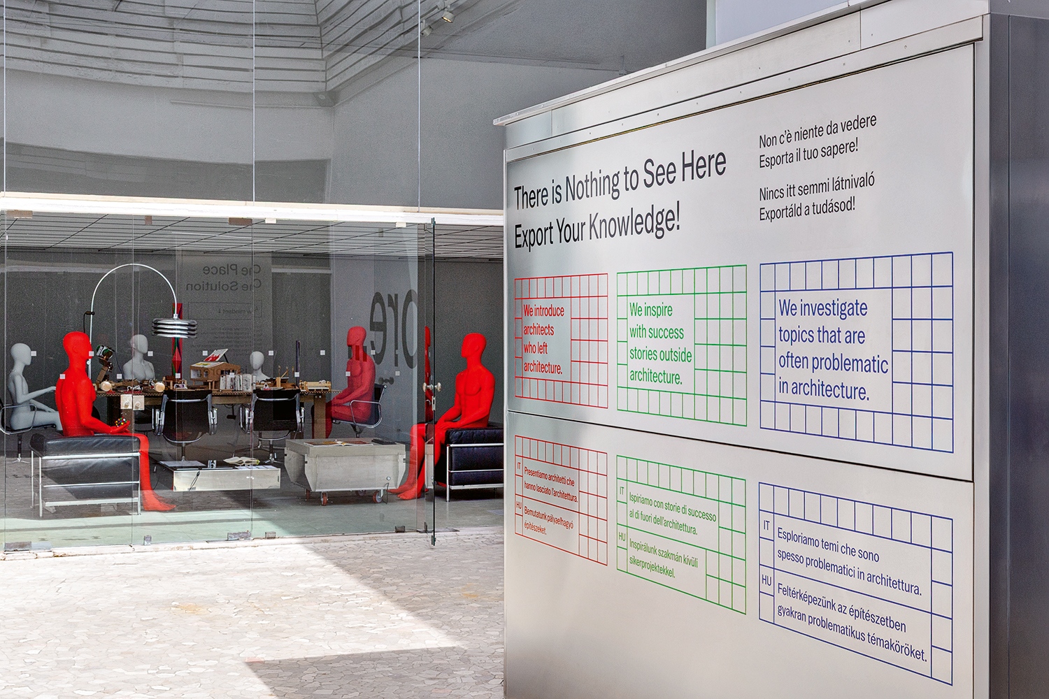 Fotó: Novák Doró: részlet a valamikori "presztízs irodából"