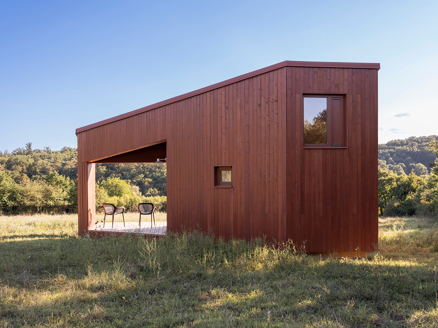 A lépték ideális nem csupán a tervezői, de az építői gondolkodásmód bizonyos pontjainak elsajátítására, így Sztranyák Gergely a hallgatóit is bevonta a tervezésbe, kivitelezésbe