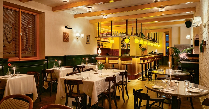 Az eredeti alaprajz radikális átalakításával született ez az olasz étterem Budán