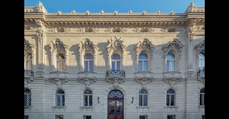 A Károlyi–Csekonics-palota funkcióváltása