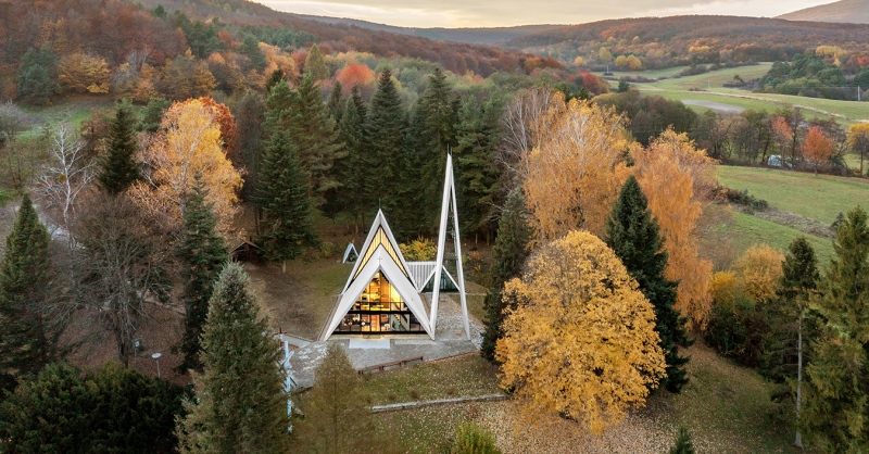 Szocmodern ikonok VII. – Szent László római katolikus templom (x)