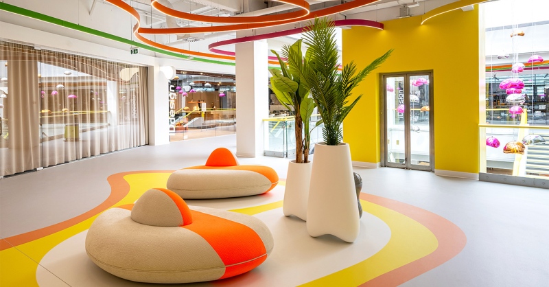 A MaxCity megújult belső tereiről visszafogott odaadással