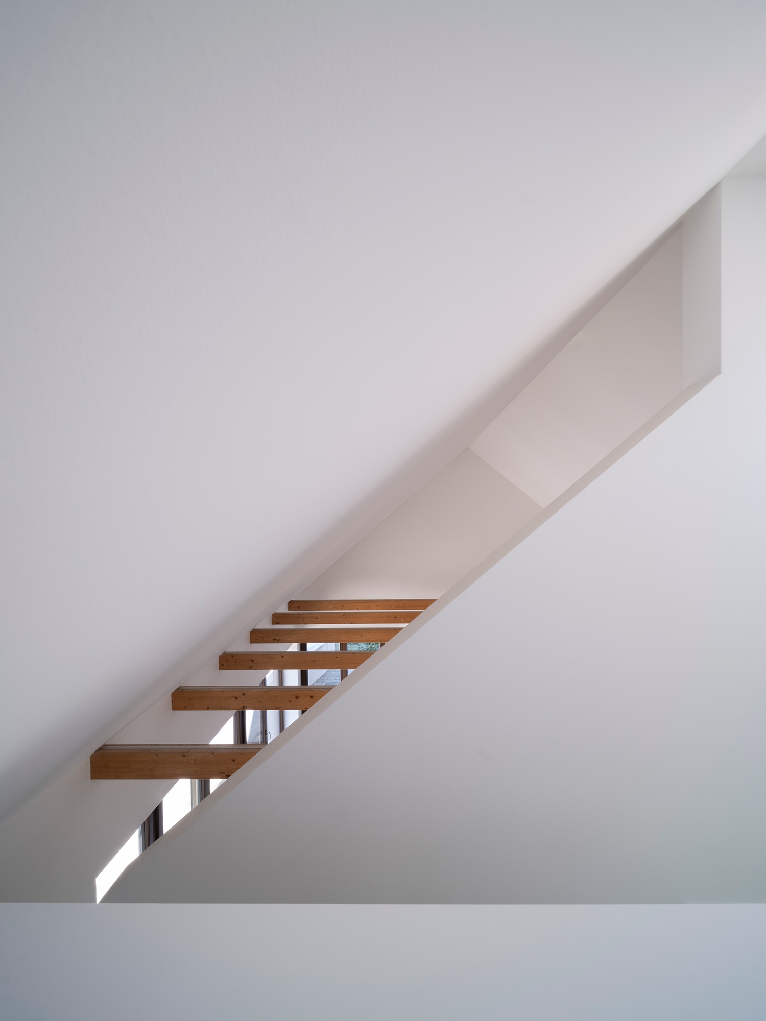 Az a bizonyos, fotón szinte viaszadhatatlan érzetet keltő tételmondat-hasíték a feljárónál