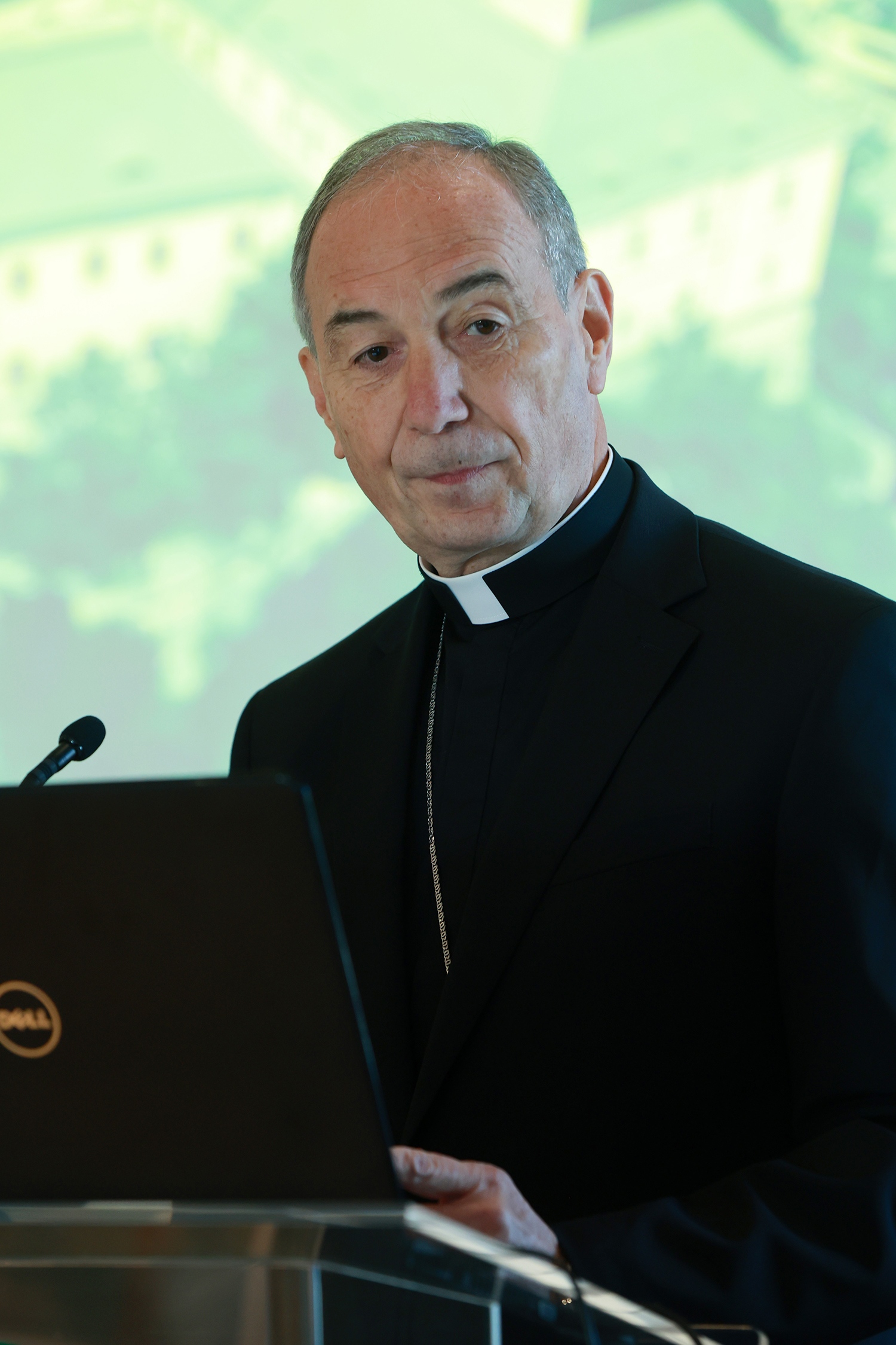 A várnegyed 2021 óta zajló megújítása Dr. Udvardy György érsek koncepciója szerint folyik. (Fotó: Gáspár Gábor)