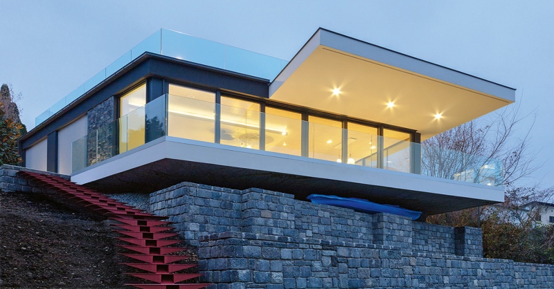 Tájra hangolt négy évszakos nyaraló a Balaton északi partján