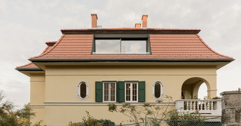 Új otthon egy neobarokk villa tetőterében
