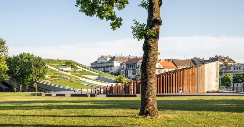 Magyarország egyik legfoglalkoztatottabb épületfotósának nyílik kiállítása a Városligetben