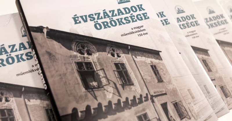 Bemutatták az Évszázadok öröksége című kiállítási katalógust