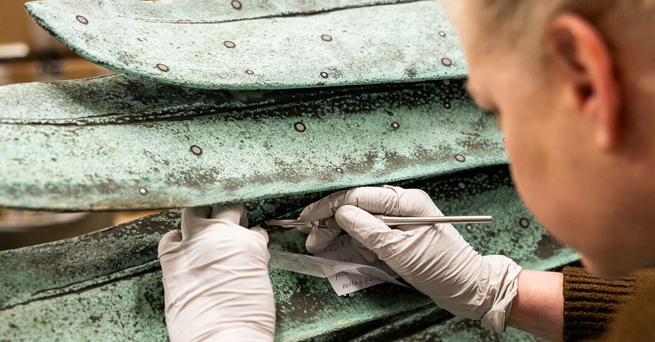 Újjászületik a Hősök tere ikonikus Gábriel arkangyal szobra