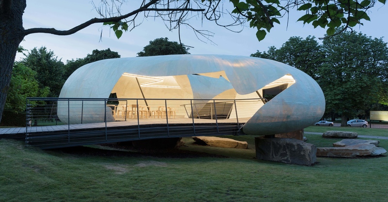 Chilei tervező nyerte el a 2026-os Pritzker-építészeti díjat