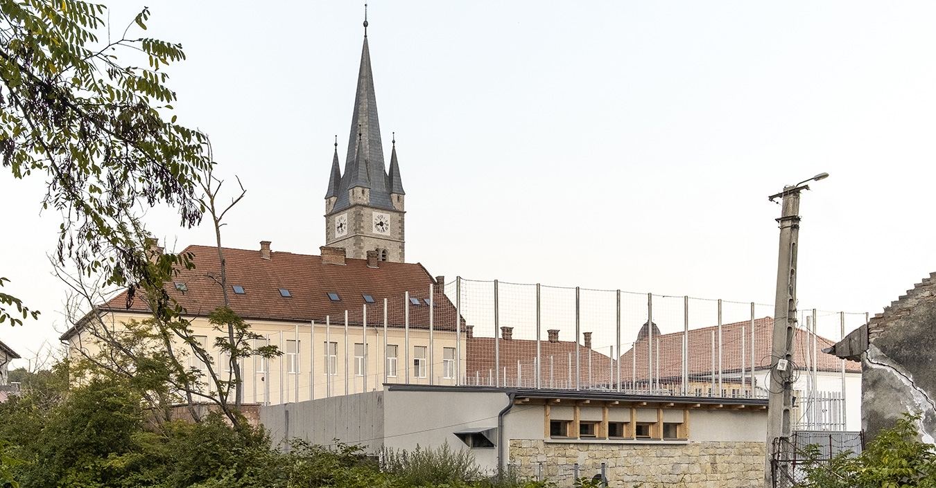 A „rejtőzködő” sportterem: a helyhiány kihívásai Tordán