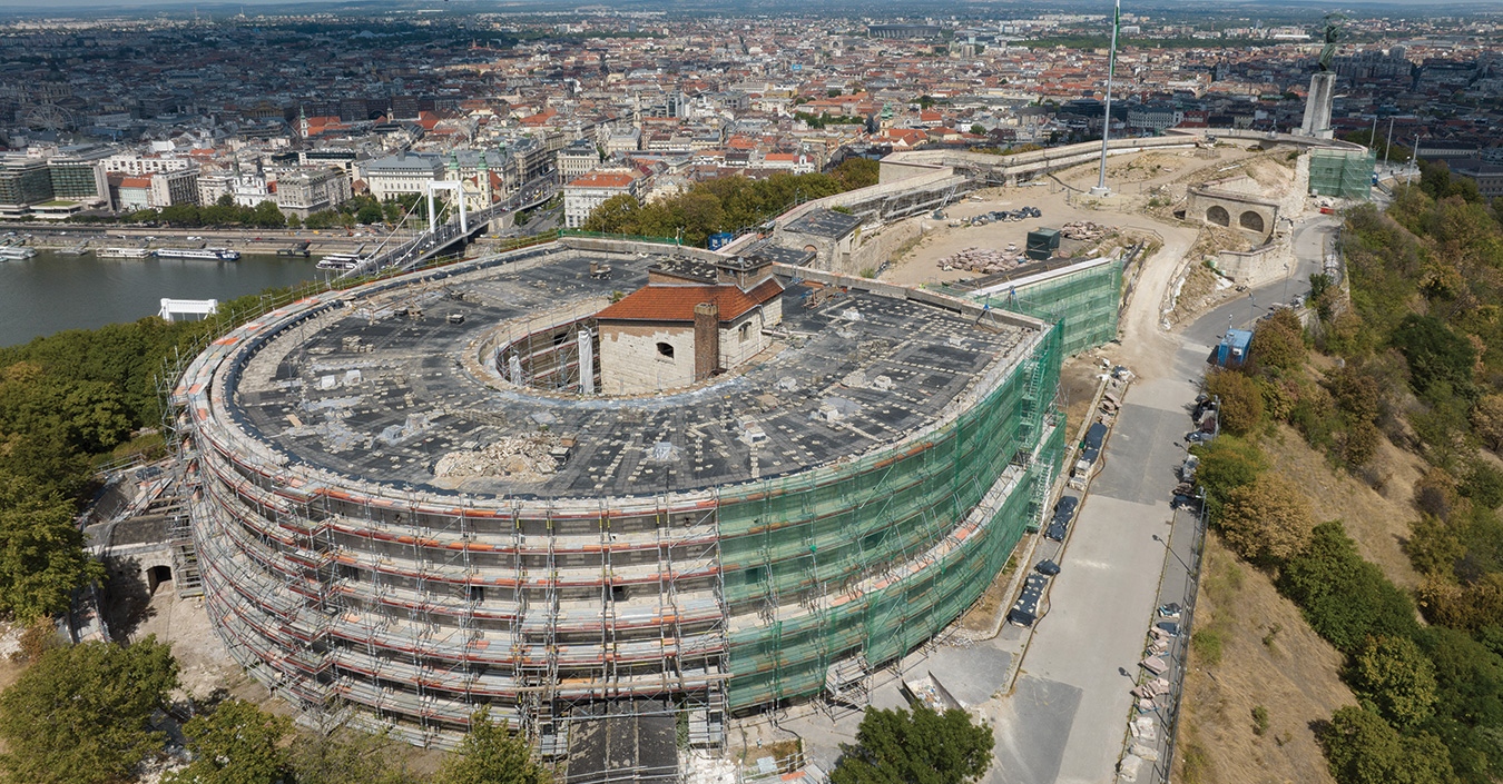 „Itt van a szemünk előtt, a valóságban is” (x)