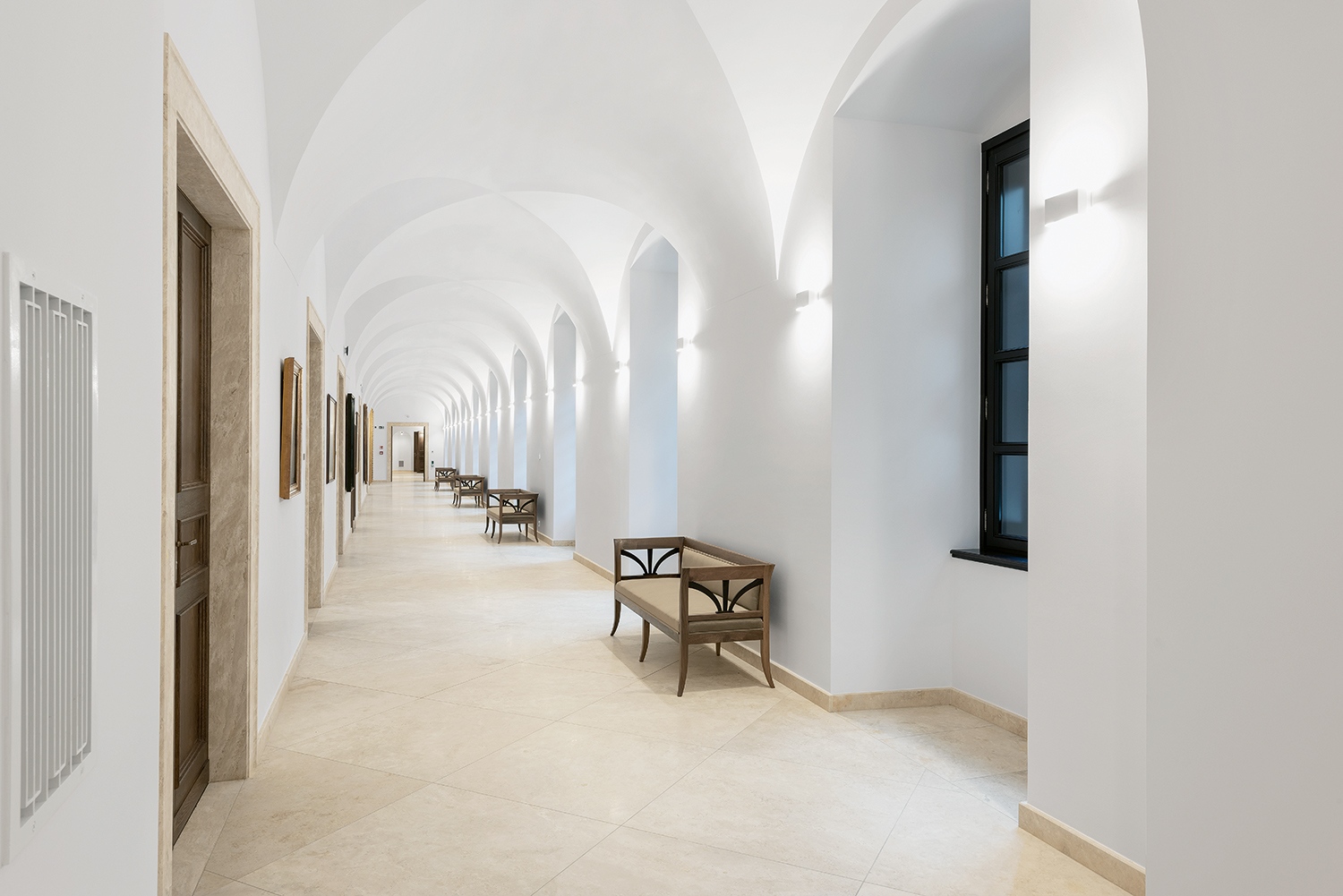 A légtechnika és a hűtés-fűtés láthatatlanná tétele a legkomolyabb tervezői kihívások közé számított. (Fotó: Réthey-Prikkel Tamás)